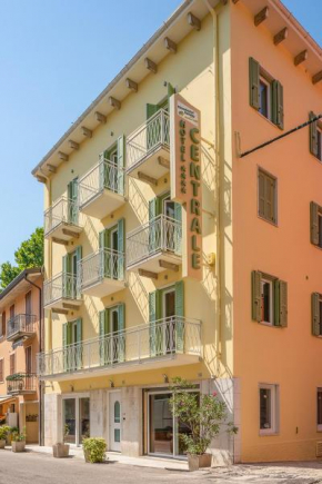 Hotel Centrale Garda